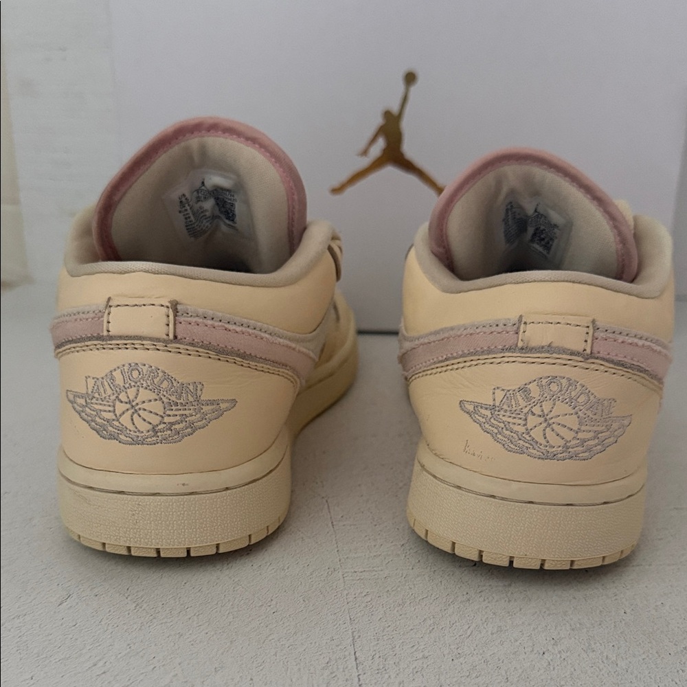 Women’s Nike Air Jordan 1 Low SE - Picture 8 of 14